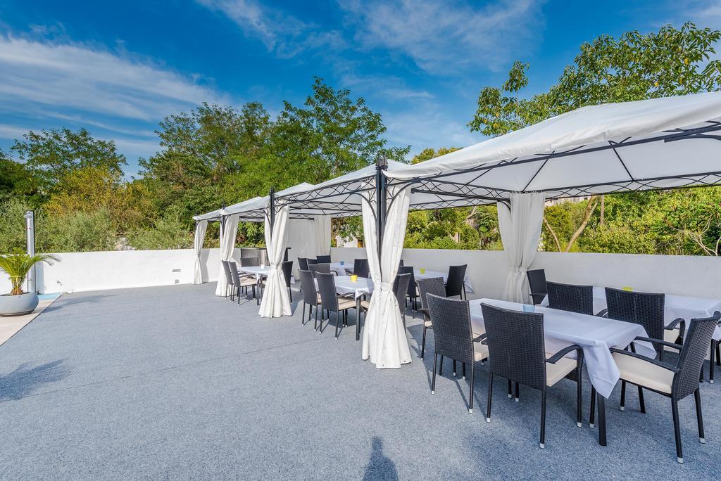 Luxury Apartments Villa Morea Zara Esterno foto